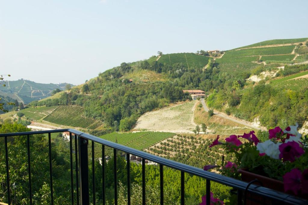 B&B Mario & Mario Trezzo Tinella ภายนอก รูปภาพ